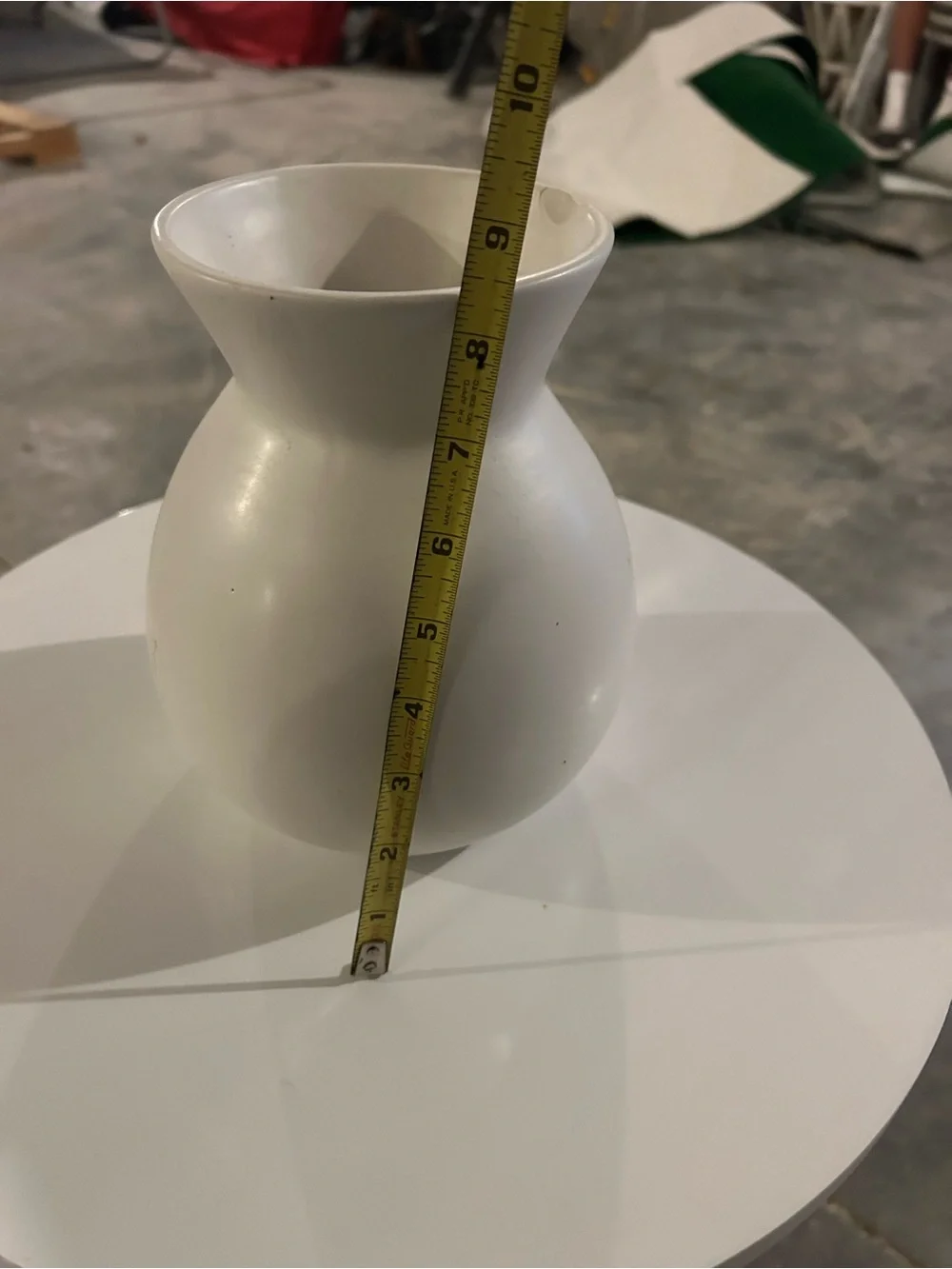Source Unknown Cream Curved Ceramic Vase